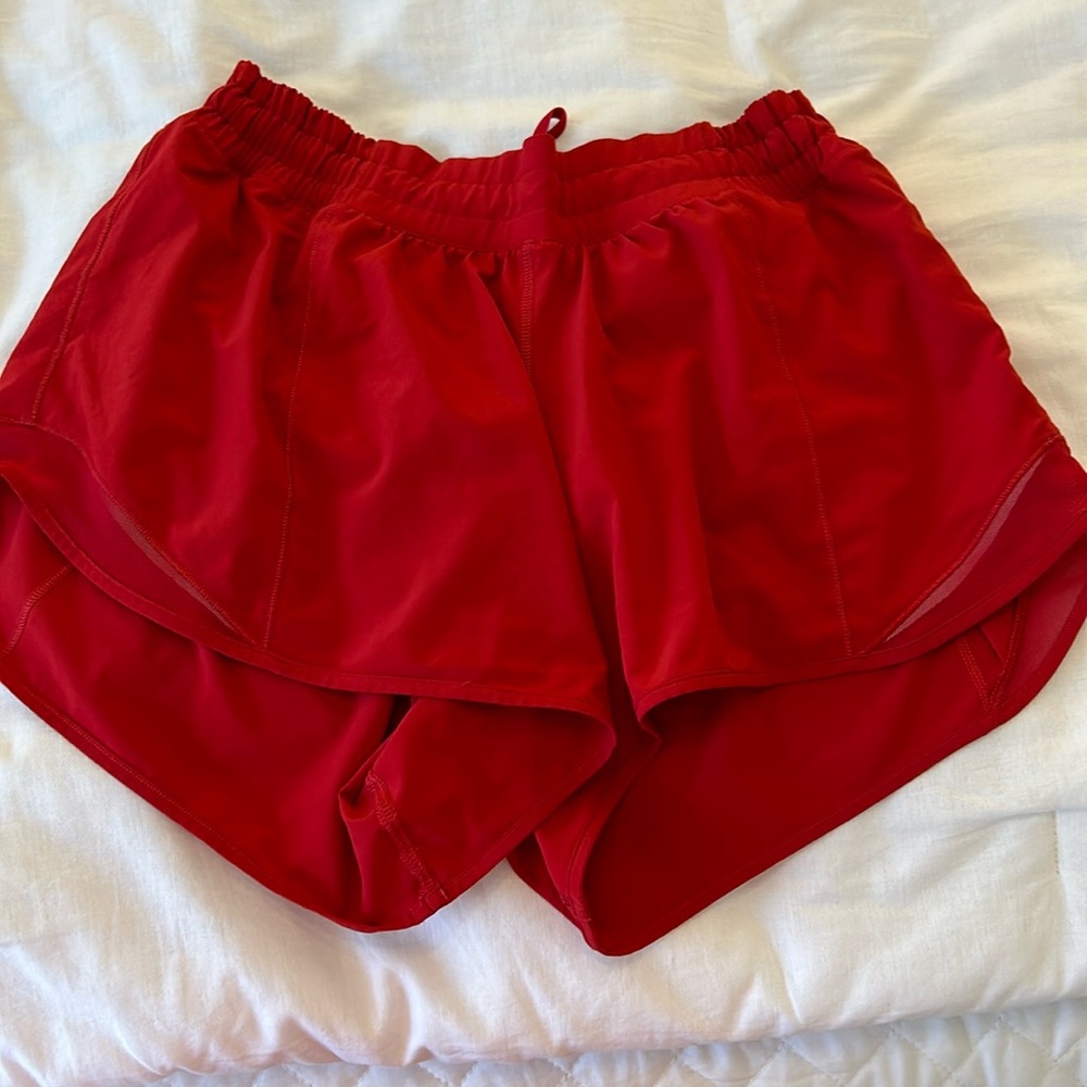 Lululemon hotty hot shorts 4 inch